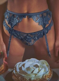 Fleur Du Mal Denim Lily Embroidery Garter Belt 17 Fleur Du Mal Denim Lily Embroidery Garter Belt -Fleur du Mal 017 GA 230202 0128web