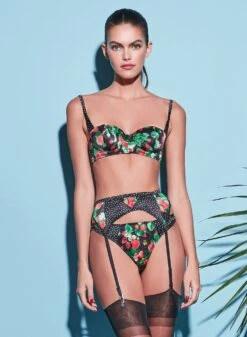 Fleur Du Mal Strawberry Print Thong 10 Fleur Du Mal Strawberry Print Thong -Fleur du Mal 201208 FLEURDUMAL SHOT 14 1608crop