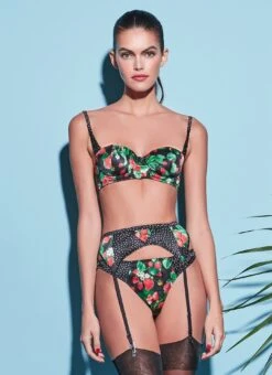 Fleur Du Mal Strawberry Print Balconette Bra 11 Fleur Du Mal Strawberry Print Balconette Bra -Fleur du Mal 201208 FLEURDUMAL SHOT 14 1608crop 0dbb44c5 da5a 459a 9c6b 09518861c865