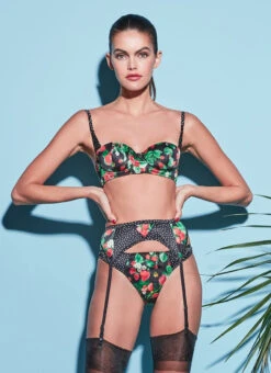 Fleur Du Mal Strawberry Print Thong