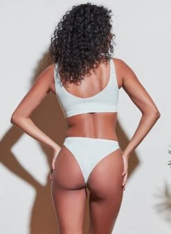 Fleur Du Mal Le Body Seamless Bralette 15 Fleur Du Mal Le Body Seamless Bralette -Fleur du Mal 210317 FLEURDUMAL SHOT 04 0590crop