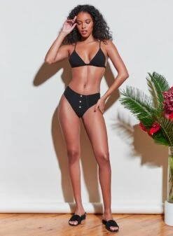 Fleur Du Mal Organic Cotton Luxe Triangle Bra -Fleur du Mal 210317 FLEURDUMAL SHOT 13 2023full