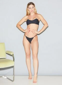 Fleur Du Mal Charlotte Lace Seamless String Cheeky 15 Fleur Du Mal Charlotte Lace Seamless String Cheeky -Fleur du Mal FDM 070622 4627full