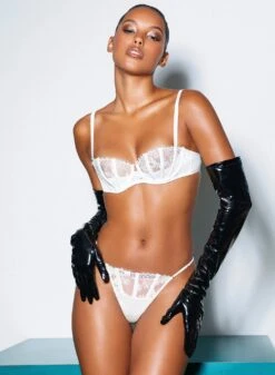 Fleur Du Mal Frankie Lace Thong -Fleur du Mal SHOT 20 039web 05c1e347 810e 46ef 8de7 7218ad3f93ca